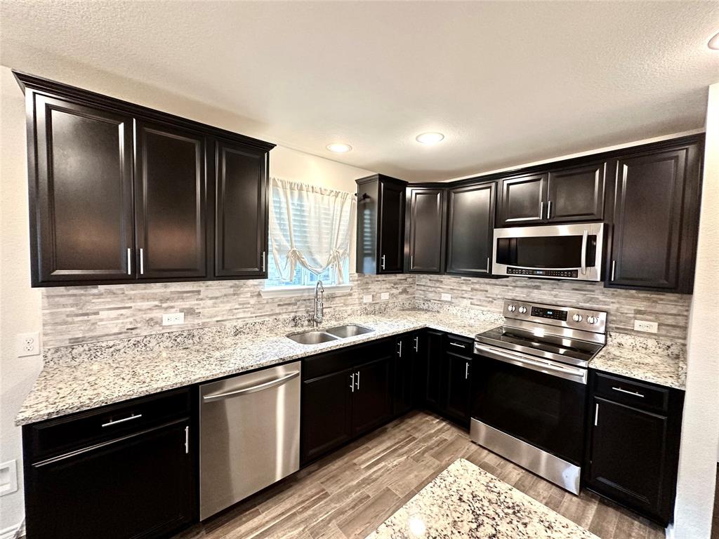 PARKS AT BOAT CLUB - Residential Lease