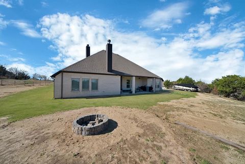 Tiny photo for 2008 Adams Overlook, Weatherford, TX 76088 (MLS # 21209746)
