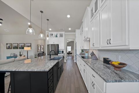 Tiny photo for 2008 Adams Overlook, Weatherford, TX 76088 (MLS # 21209746)