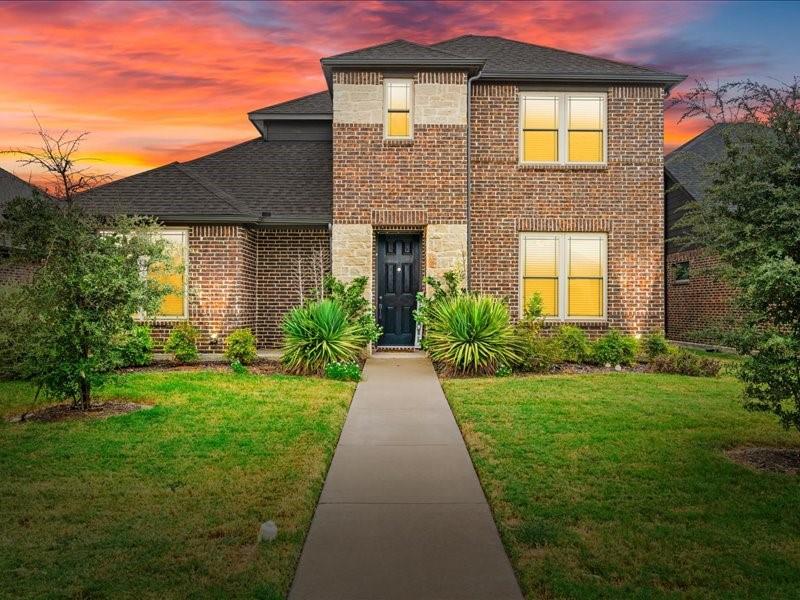 Photo of 44 River Oaks Boulevard, Waxahachie, TX 75165 (MLS # 21372046)