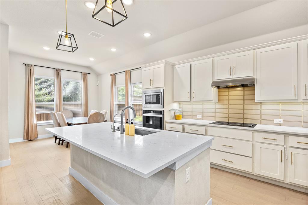 5839 Heatherwood Drive