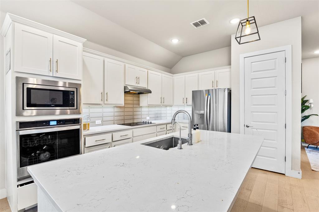 5839 Heatherwood Drive