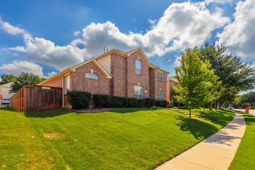 1918 Edgehill Drive