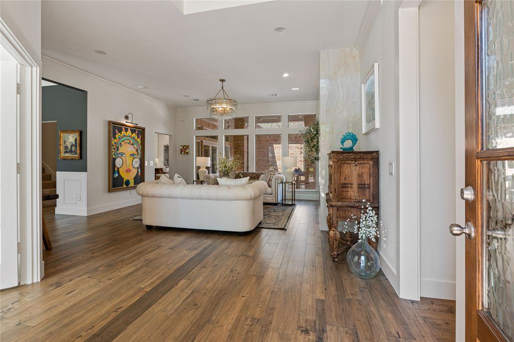 819 Hills Creek Drive