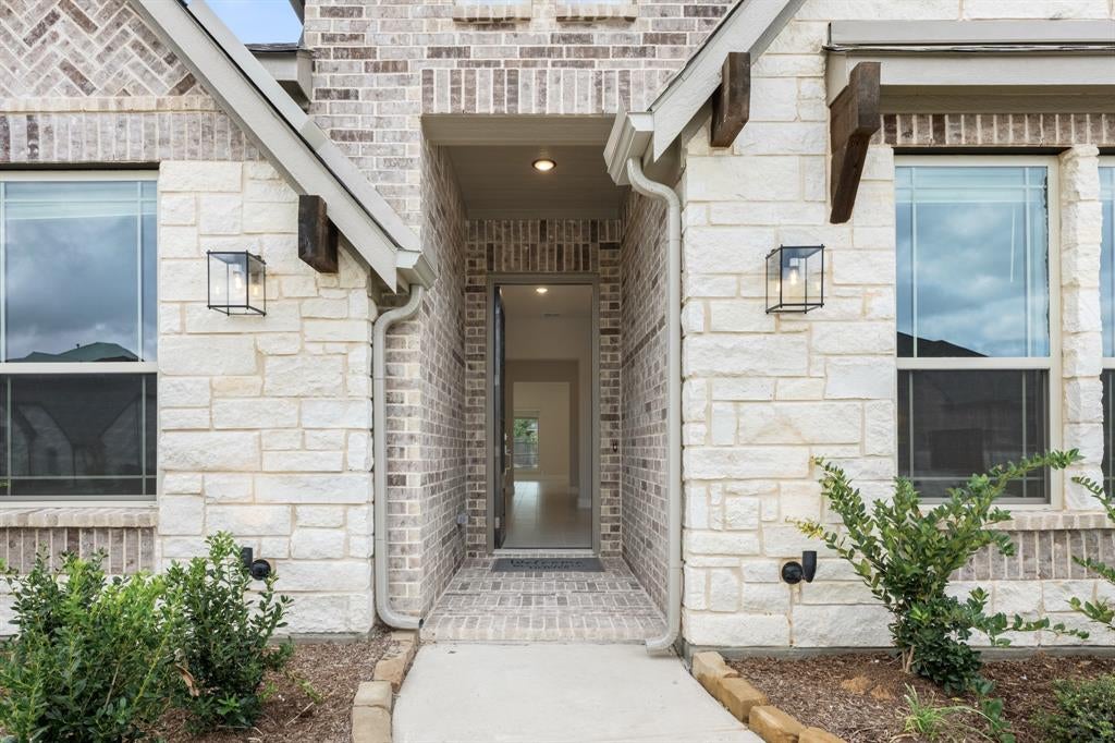 933 Cardinal Drive