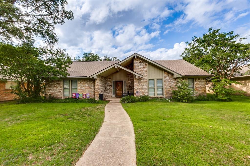 1203 Grinnell Drive