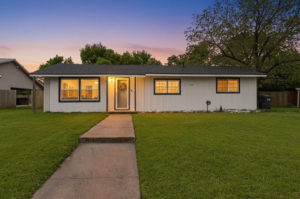 Photo of 1401 Kilgore Lane, Waco, TX 76705 (MLS # 21233317)