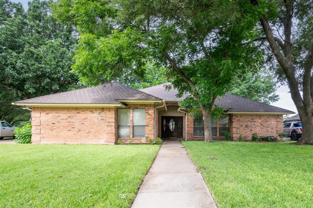 1525 Inverness Road