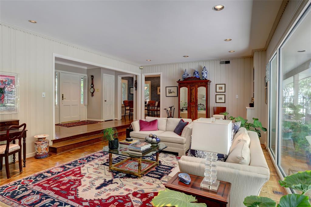 8910 Guernsey Lane