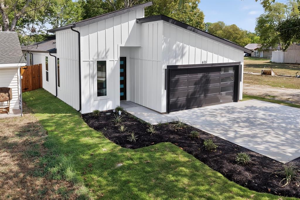 405 NE Front Street