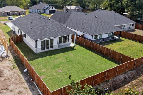 Tiny photo for 405 NE Front Street, Edgewood, TX 75117 (MLS # 21396653)