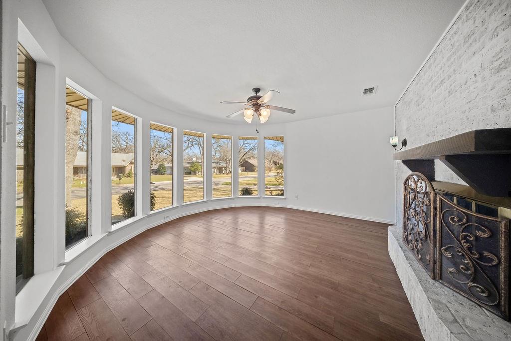 203 Oak Forest Trail