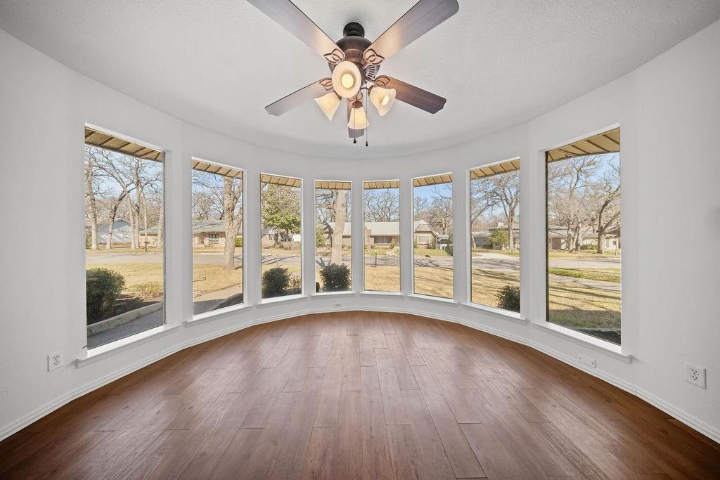 203 Oak Forest Trail