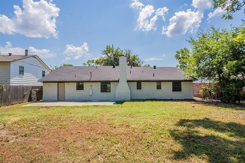 A home in Everman