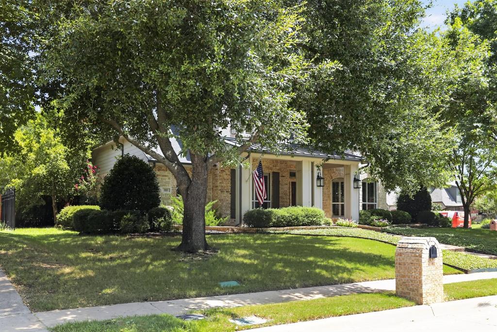 323 Bramble Woods