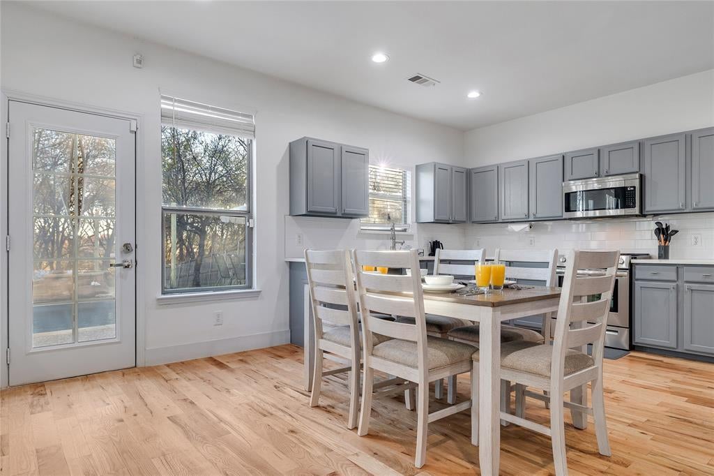 3869 Pinebluff Lane