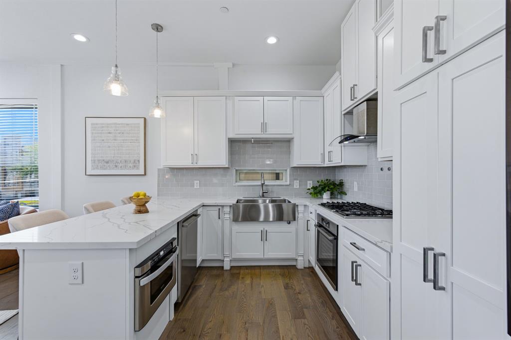 2450 N Garrett Avenue 18