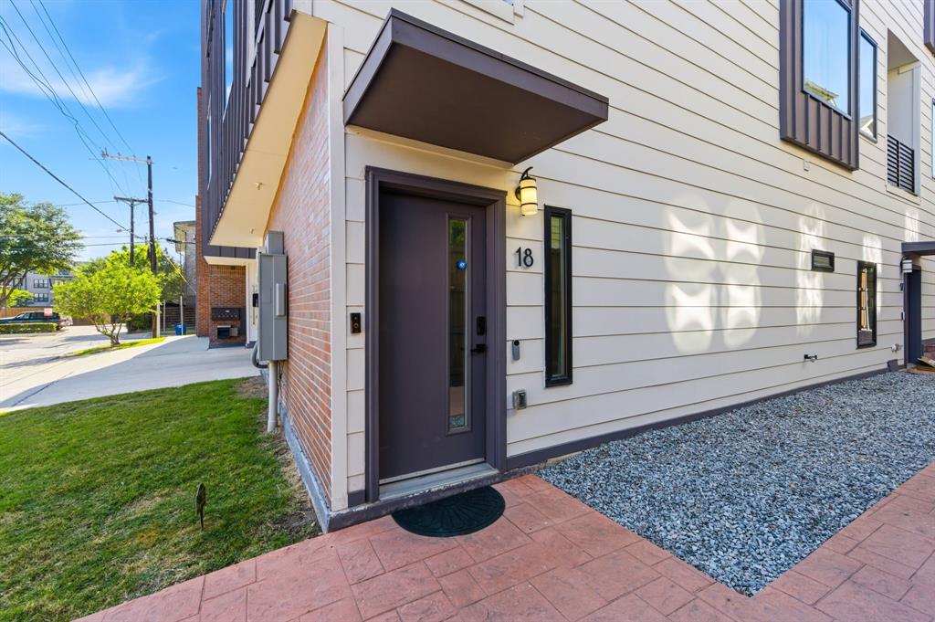 2450 N Garrett Avenue 18