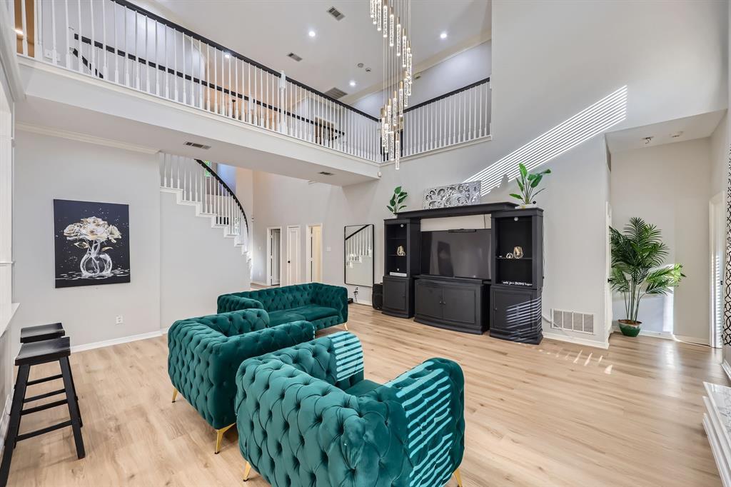 618 Oak Tree Cove