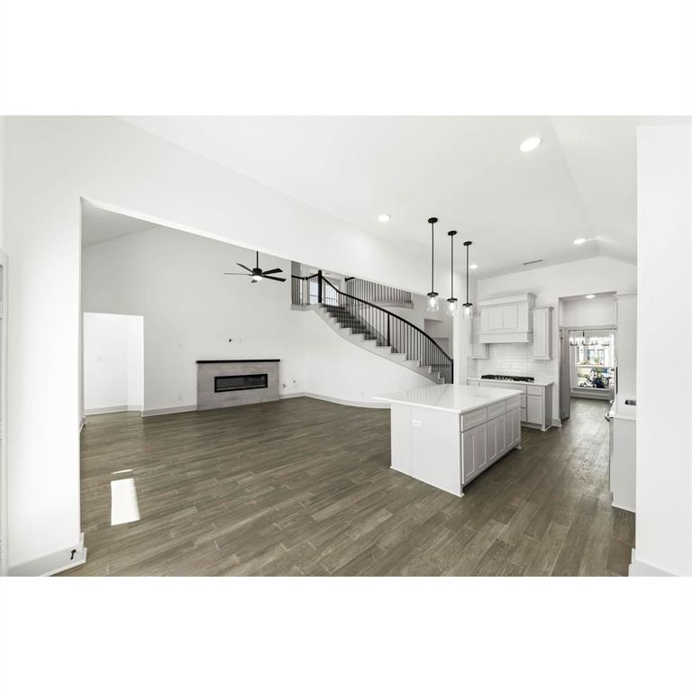 1510 Valor Way