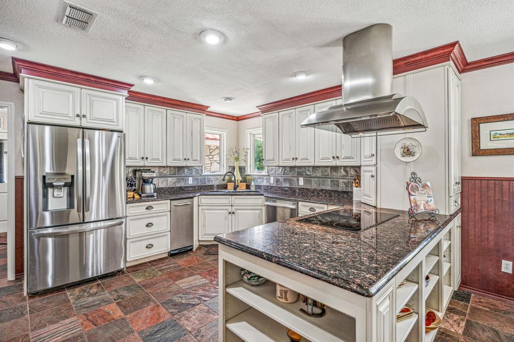 469 THOS B KING - Residential