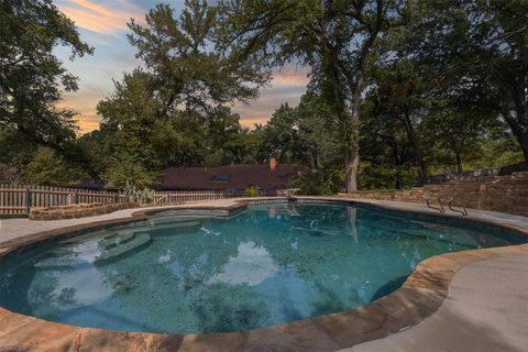 Tiny photo for 612 N Manus Drive, Dallas, TX 75224 (MLS # 21100822)