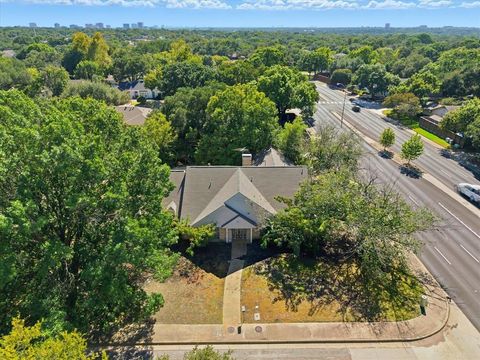 Photo of 7008 Town Bluff Drive, Dallas, TX 75248 (MLS # 21090243)