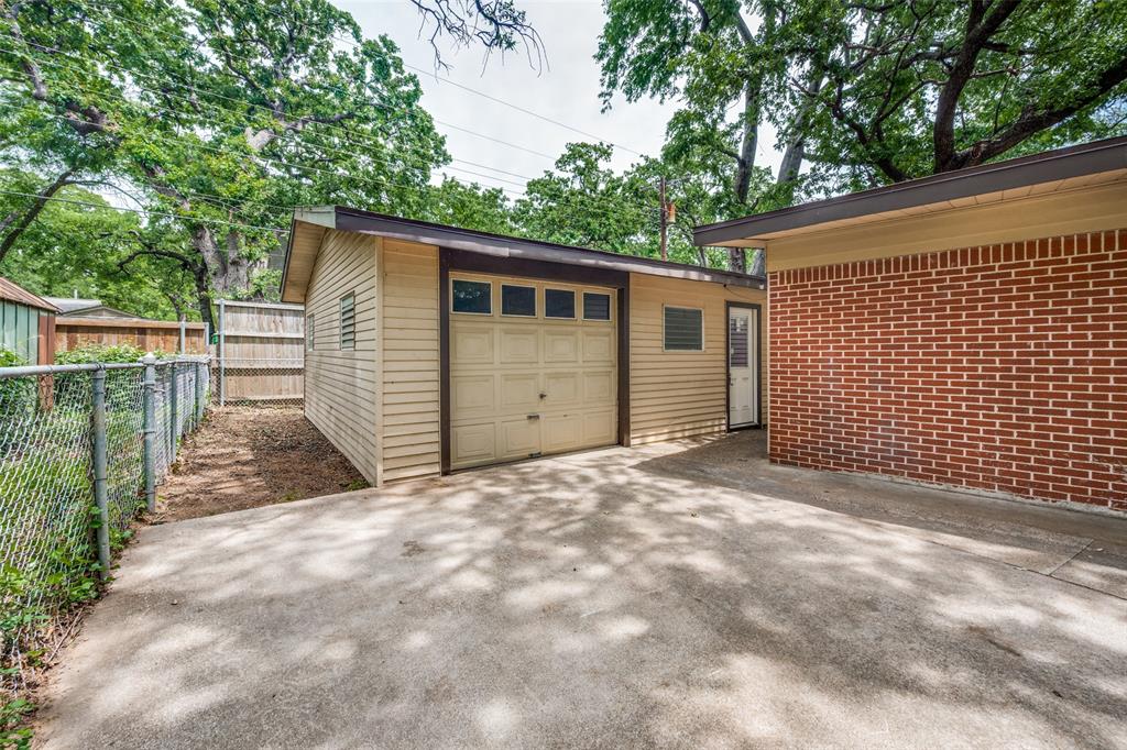 1305 W Lavender Lane
