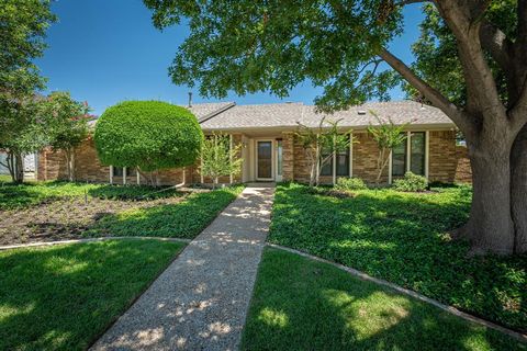 Single Family Residence in Carrollton TX 1749 Southampton Drive.jpg