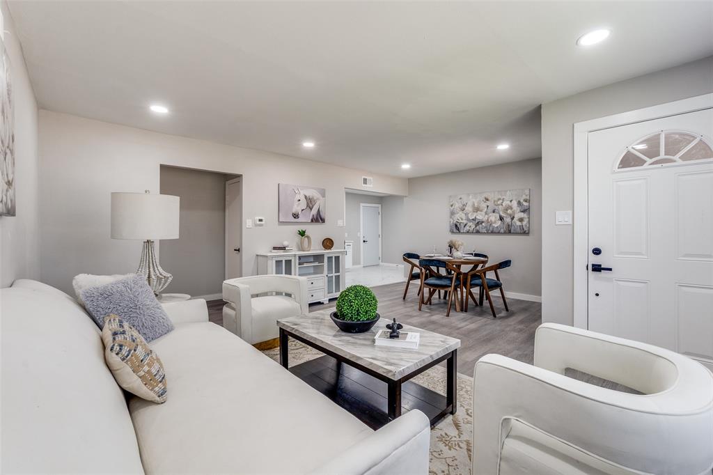 2922 Mayhew Drive