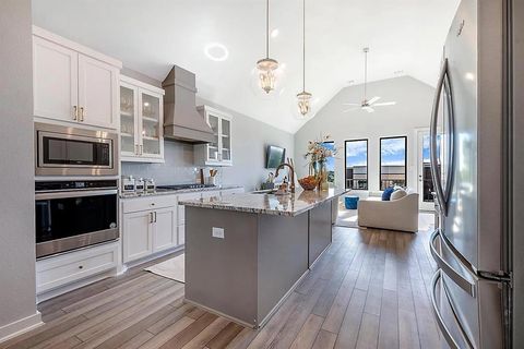 Photo of 2214 Rook Drive, Dallas, TX 75211 (MLS # 21170639)