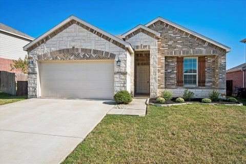 Photo of 2228 Simmental Road, Fort Worth, TX 76131 (MLS # 21407039)