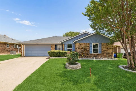 Photo of 6417 Loma Vista Drive, Watauga, TX 76148 (MLS # 21300047)