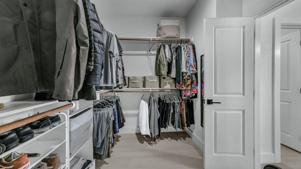 Parallel Pastures Ph - Residential