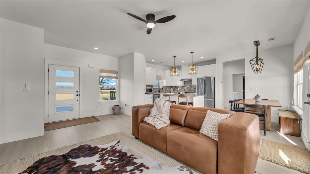 Parallel Pastures Ph - Residential