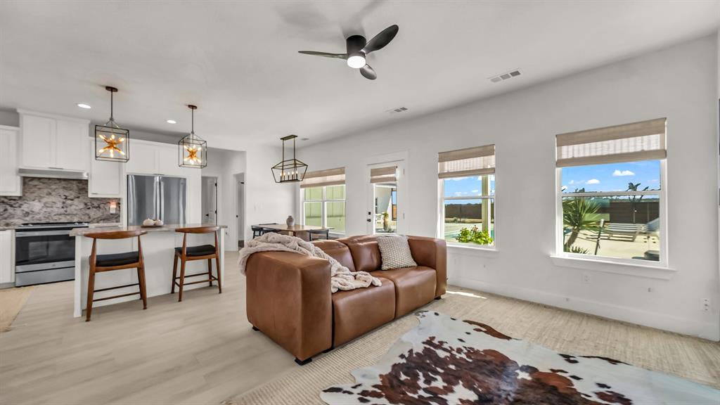 Parallel Pastures Ph - Residential