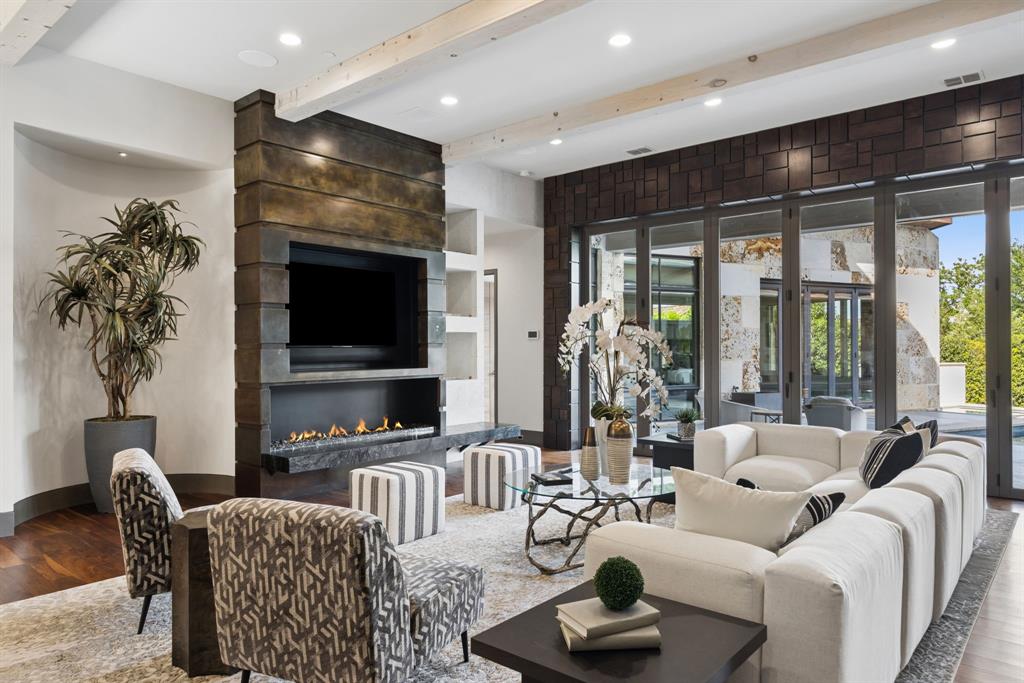 1408 Fountain Grass Court