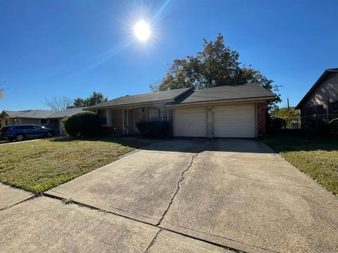 2310 Gilbert Circle Arlington TX 76010