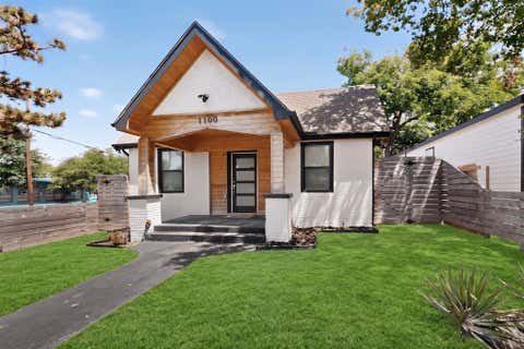 Photo of 1100 S Brighton Avenue, Dallas, TX 75208 (MLS # 21368518)