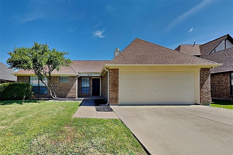 Charming  3 bed, 2 bath, 1,561 sq ft home in Rowlett! Open kitchen concept with updated counters. Primary suite with attached bathroom. Spacious backyard, great for gatherings! Pets accepted on a case by case basis. Additional admin fees apply. The Fireplace is decorative. Schedule your showing today! This home is as-is.  

This home may be located within a Homeowners Association (HOA) community. If so, residents will be responsible for adhering to all HOA rules and regulations. Please contact your agent or landlord's agent for more information.