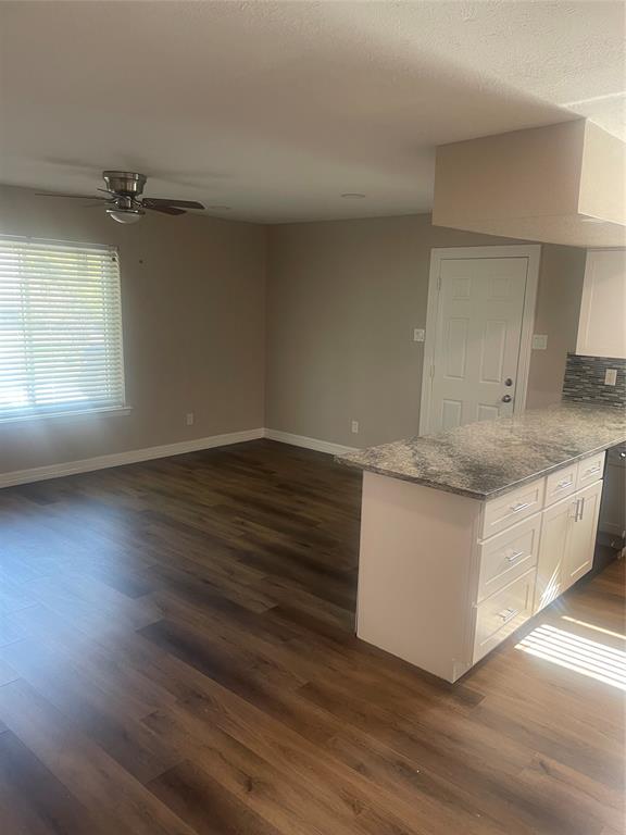 904 Spring Valley Plaza A