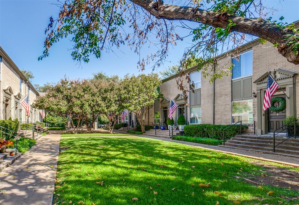 Northpark Garden Townhouses - Residential