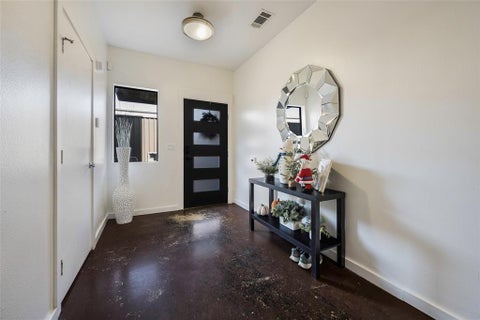 Tiny photo for 506 1st Avenue, Dallas, TX 75226 (MLS # 21365982)