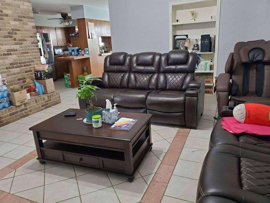 2616 Avenida Loop