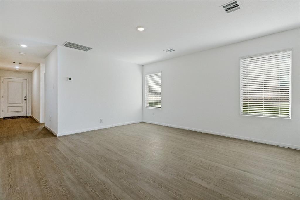 2044 Stable Lane