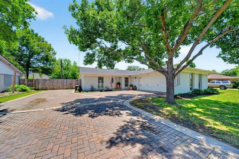 Photo of 127 Lemley Drive, Heath, TX 75032 (MLS # 21270675)
