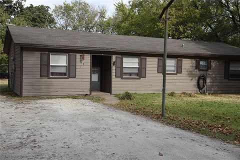 A home in Corsicana