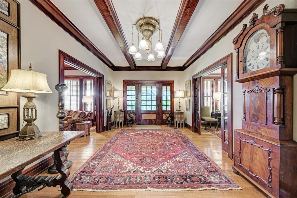 401 W 4th Street