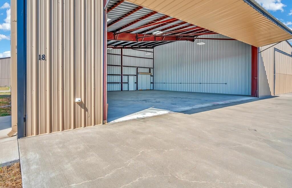 Photo of 27474 HWY 84-PH #18 Highway, McGregor, TX 76657 (MLS # 21371604)