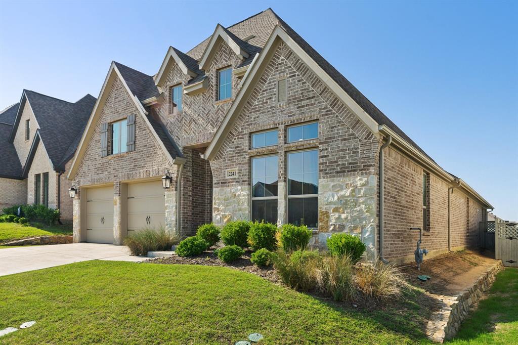 2241 Robin Way